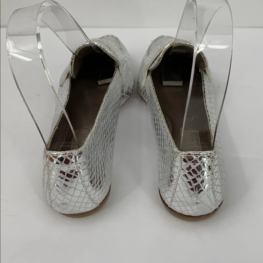 AGL Softy Pointy toe shoe loafer metallic silver snake textured Italy EUC 36 6